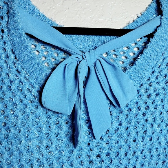 Dalia open knit sweater with bowtie closure size M - Picture 3 of 5